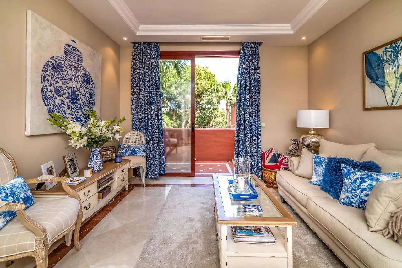 Luxury Spacious Penthouse & Garage 150M To Beach Marbella Lejlighed