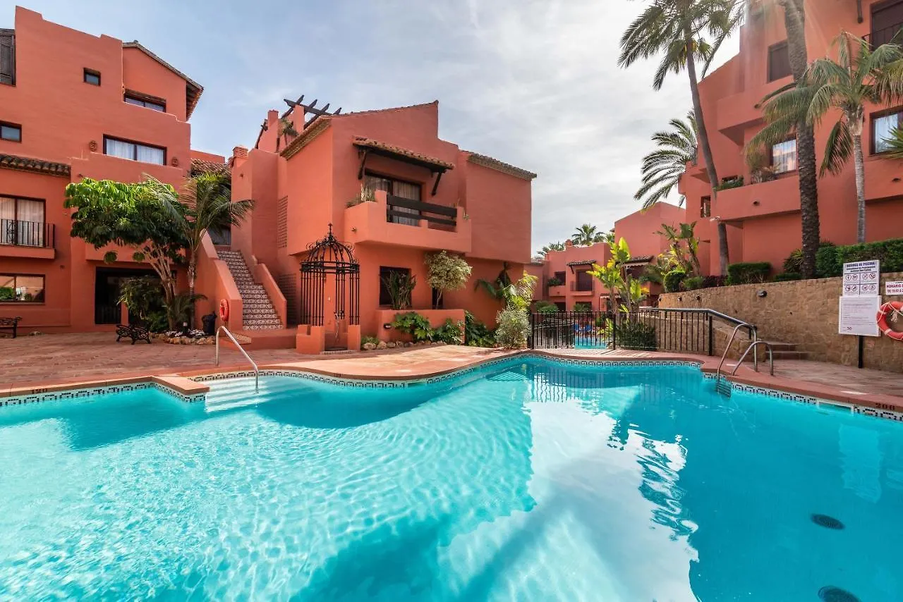 Luxury Spacious Penthouse & Garage 150M To Beach Marbella Lejlighed