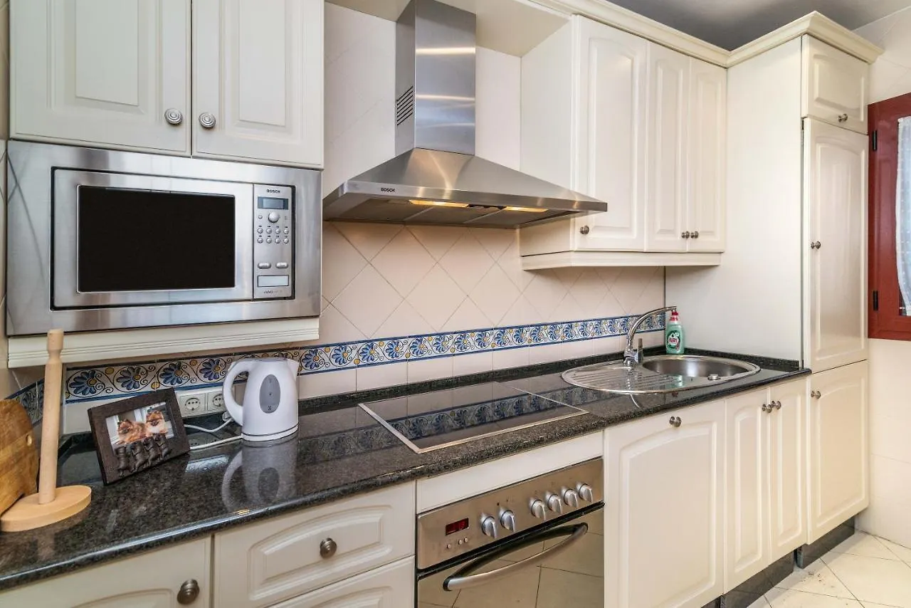 Luxury Spacious Penthouse & Garage 150M To Beach Marbella Lejlighed