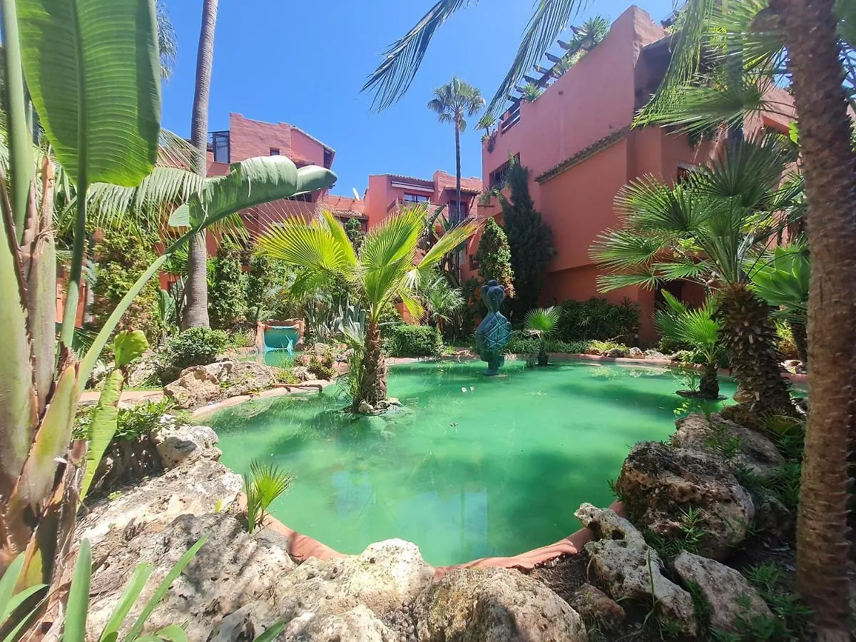Luxury Spacious Penthouse & Garage 150M To Beach Marbella Spanien