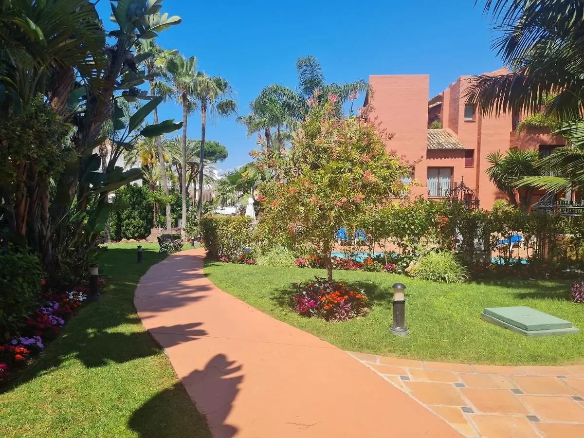 Luxury Spacious Penthouse & Garage 150M To Beach Marbella Lejlighed