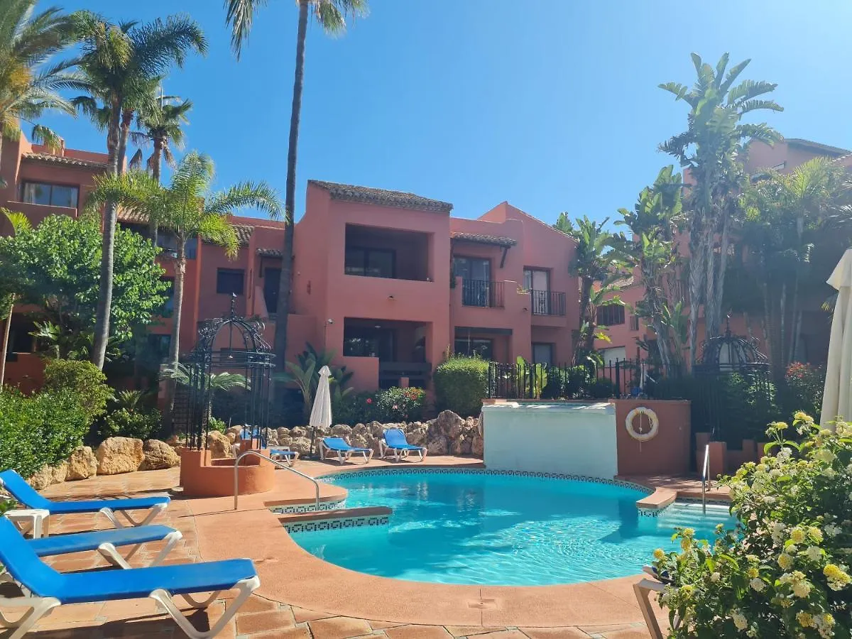 Luxury Spacious Penthouse & Garage 150M To Beach Marbella