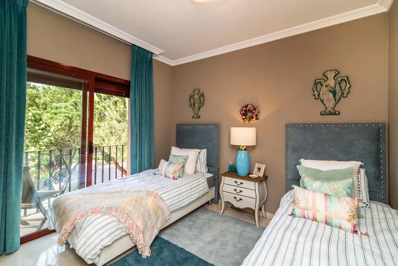 Luxury Spacious Penthouse & Garage 150M To Beach Apartment Marbella