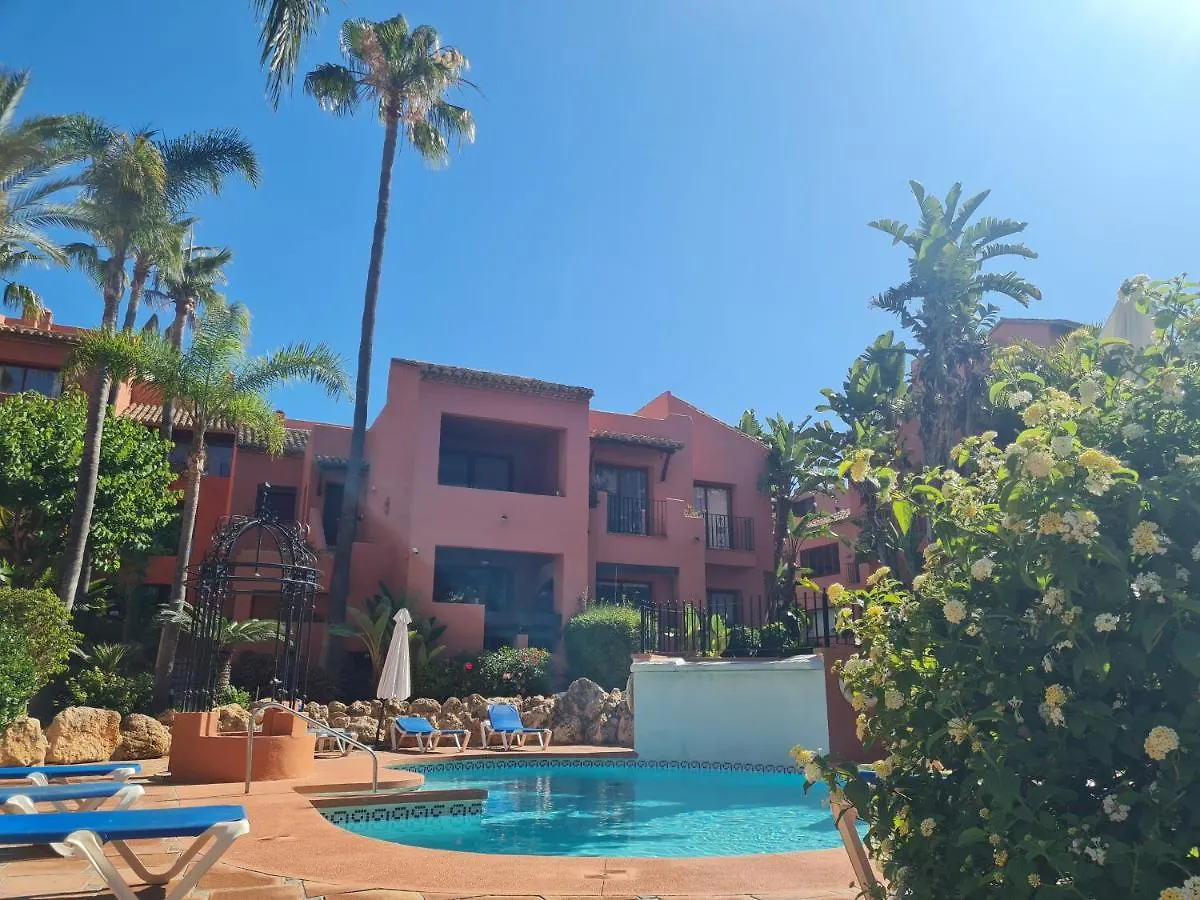 Stylish 2-Bed Apartment In Elviria W Pool Spain