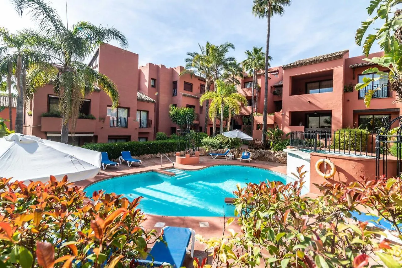 Apartment Luxury Spacious Penthouse & Garage 150M To Beach Marbella